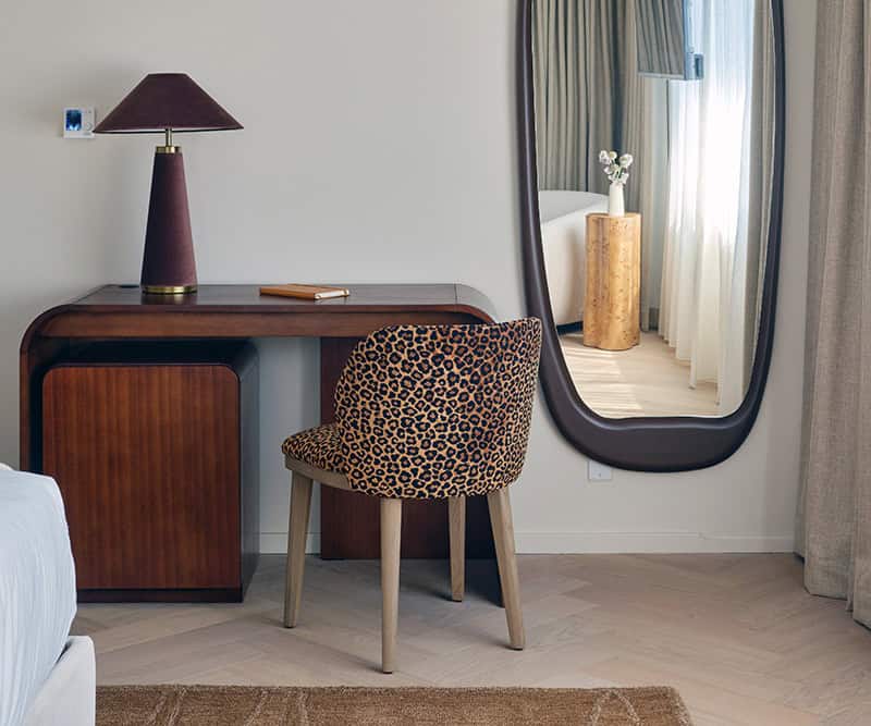 2THE_IVORY-DESK-both-Grand-and-Deluxe-King